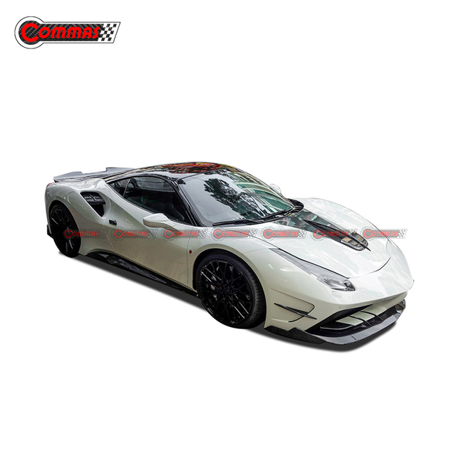 Kit carrozzeria in fibra di carbonio stile Misha per Ferrari 488