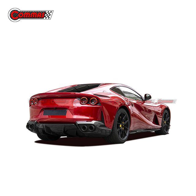 Labbro posteriore stile OEM in carbonio secco per Ferrari 812