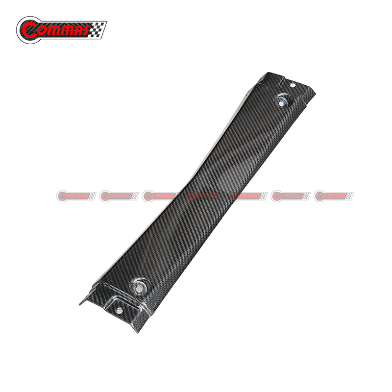 Interni del motore Lamborghini LP700 in fibra di carbonio