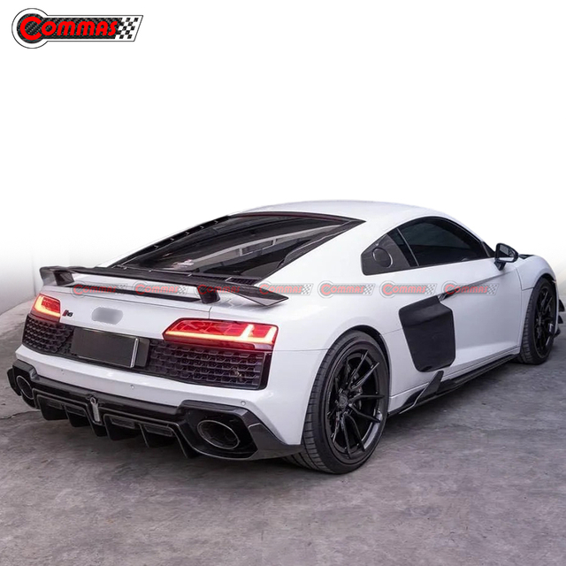 Kit carrozzeria Audi R8 22-24 Capristo Style in fibra di carbonio a secco