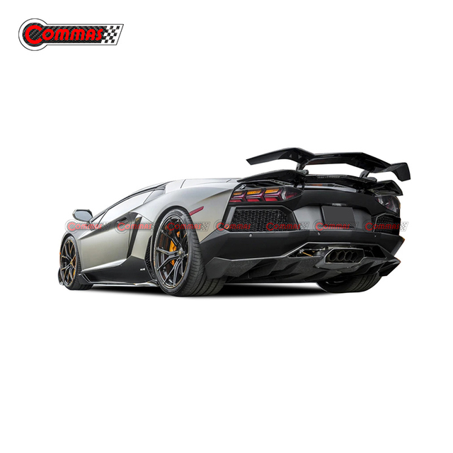 Labbro del diffusore posteriore in fibra di carbonio stile Vorsteiner per Lamborghini Aventador LP700