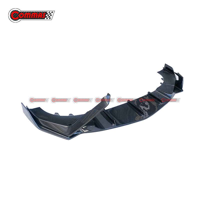 Labbro anteriore in fibra di carbonio Lamborghini URUS