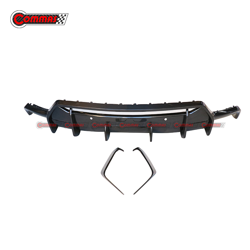 Labbro del diffusore posteriore in fibra di carbonio Lamborghini URUS