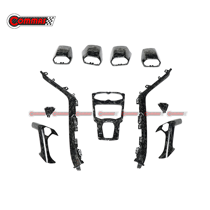 Interni in fibra di carbonio della Lamborghini Huracan LP610